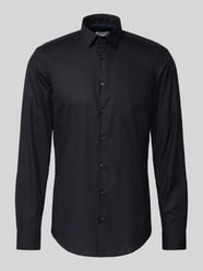 Koszula biznesowa o kroju slim fit z bawełny z kołnierzykiem typu kent od Jake*s - 31