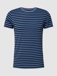 T-Shirt mit Label-Detail von Tommy Hilfiger Blau - 31