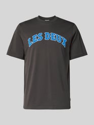 T-Shirt mit Label-Print Modell 'Brady' von Les Deux - 1