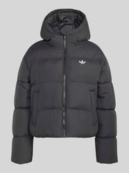 Kurtka pikowana o kroju regular fit z wyhaftowanym logo od adidas Originals - 22