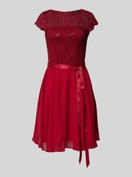 Cocktailkleid mit Taillengürtel von Swing Rot - 44