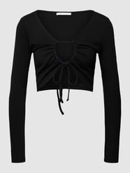 Cropped Longsleeve mit Cut Out von Review Schwarz - 27