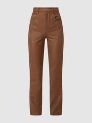 Slim Fit Hose in Leder-Optik  von Guess Braun - 16