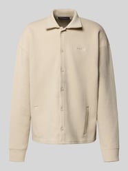 Relaxed Fit Hemdjacke mit Eingrifftaschen Modell 'Tate' von Pegador Beige - 1