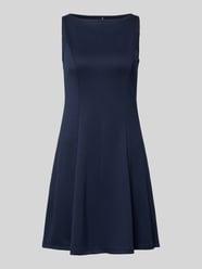 Rozkloszowana sukienka casualowa ze szwami działowymi model 'ABBY' od VERO MODA - 39