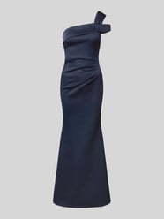 Abendkleid mit One-Shoulder-Träger von Lipsy - 24