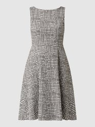 Cocktailkleid mit Allover-Muster  von Vera Mont Braun - 9