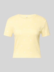 T-shirt o kroju regular fit z mieszanki bawełny model 'FENJA' od ONLY - 33