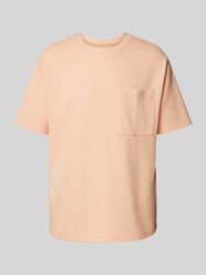 T-Shirt mit aufgesetzter Brusttasche von MCNEAL Orange - 14