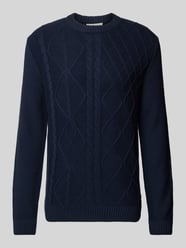 Regular Fit Strickpullover mit Zopfmuster und gerippten Abschlüssen von Tom Tailor Blau - 16