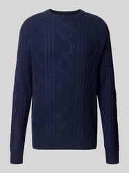 Sweter dzianinowy o kroju regular fit z warkoczowym wzorem od Christian Berg Men - 15