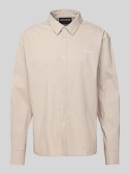 Oversized Freizeithemd mit Knopfleiste von Pegador Beige - 22