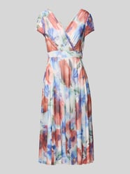 Cocktailkleid mit V-Ausschnitt von Vera Mont - 34