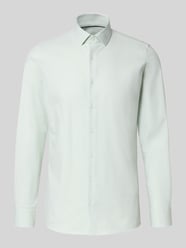 Slim Fit Business-Hemd mit Kentkragen von OLYMP Level 5 - 37