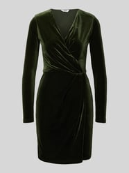 Knielange jurk met V-hals, model 'MADENA van mbyM - 17