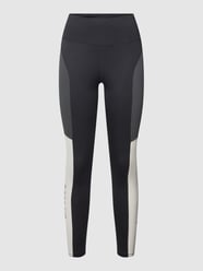 Legginsy sportowe z wysokim stanem i detalami z logo od NIKE TRAINING Czarny - 6