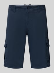 Regular Fit Bermudas mit Cargotaschen von bugatti - 1