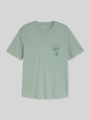 męski t-shirt o kroju regular fit z czystej bawełny od Tom Tailor Denim - 28
