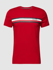 Slim Fit T-Shirt mit Label-Print von Tommy Hilfiger Rot - 34