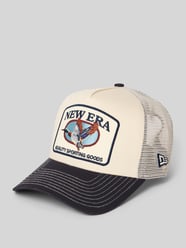 Trucker Cap mit Label-Motiv-Patch von New Era Beige - 4
