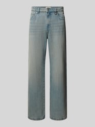 Jeansy o kroju straight fit w stylu used z kieszeniami ukośnymi od RETERNITY - 23