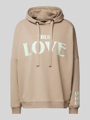 Hoodie mit Statement-Print Modell 'True Love' von miss goodlife Beige - 19