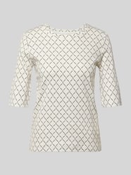 t-shirt o kroju regular fit z nadrukiem z logo na całej powierzchni od Marc Cain - 42