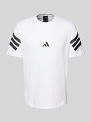 T-Shirt mit geripptem Rundhalsausschnitt von ADIDAS SPORTSWEAR Weiß - 16