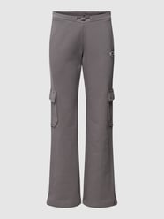 Sweatpants mit Pattentaschen Modell 'JOLENA' von Ellesse Grau / Schwarz - 8