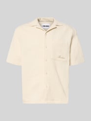 Koszula casualowa o kroju regular fit z wyhaftowanym logo od REVIEW - 41