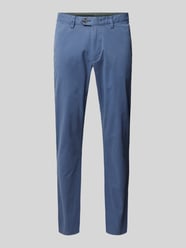 Regular Fit Chino mit Gürtelschlaufen von Christian Berg Men Blau - 20