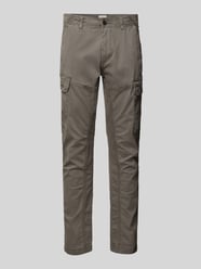 Spodnie cargo o kroju slim fit z wpuszczanymi kieszeniami od camel active - 27