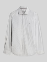 Slim Fit Businesshemd mit Logo-Stickerei von Tommy Hilfiger - 39