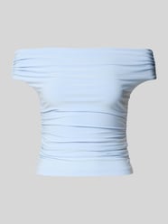 t-shirt o kroju slim fit z marszczeniami model 'Mimi' od Forever New - 2