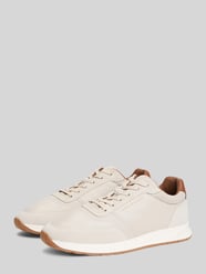 Sneaker aus echtem Leder mit Label-Schriftzug von Tommy Hilfiger Beige - 1