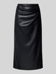 Midirok in leerlook met ritssluiting aan de achterkant van Christian Berg Woman Selection - 12