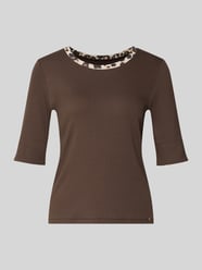 T-Shirt mit kontrastierendem Ausschnittabschluss von Marc Cain - 4