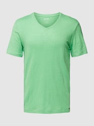 T-shirt z dekoltem w serek od OLYMP Level Five Zielony - 46