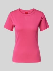 T-shirt z wyhaftowanym logo model ‘Deloris’ od HUGO - 46
