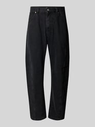 Jeansy o kroju barrel fit z czystej bawełny z kieszeniami z tyłu od REVIEW - 23