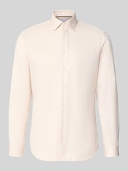 Regular Fit Business-Hemd mit Kentkragen von Christian Berg Men Beige - 41
