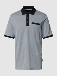 Poloshirt mit Kontrastbesatz von bugatti Grün - 44