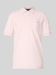 Koszulka polo o kroju regular fit z przeszyciami od Christian Berg Men Fuksjowy - 18