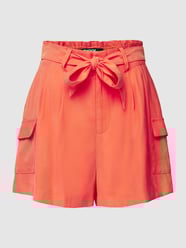 Shorts mit Schleifen-Detail Modell 'BELTED' von DKNY Rot - 34