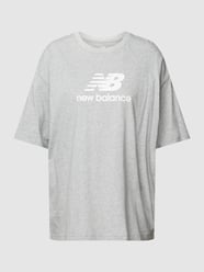 T-shirt met logoprint, model 'Essentials Stacked' van New Balance Grijs / zwart - 13