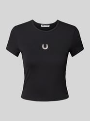 T-shirt z wyhaftowanym logo od Review - 19