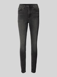 Jeansy o kroju skinny fit z wysokim stanem i odcieniem Stonewashed model ‘SOPHIA’ od Vero Moda - 12