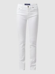 Jeansy o kroju slim fit z dodatkiem streczu model ‘Kimberly’ od Jacob Cohen Biały - 10