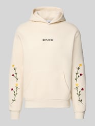 Bluza z kapturem o kroju regular fit z wyhaftowanym logo od REVIEW - 28