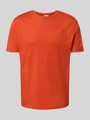 T-shirt o kroju regular fit z wyhaftowanym logo i okrągłym dekoltem od Gant - 31